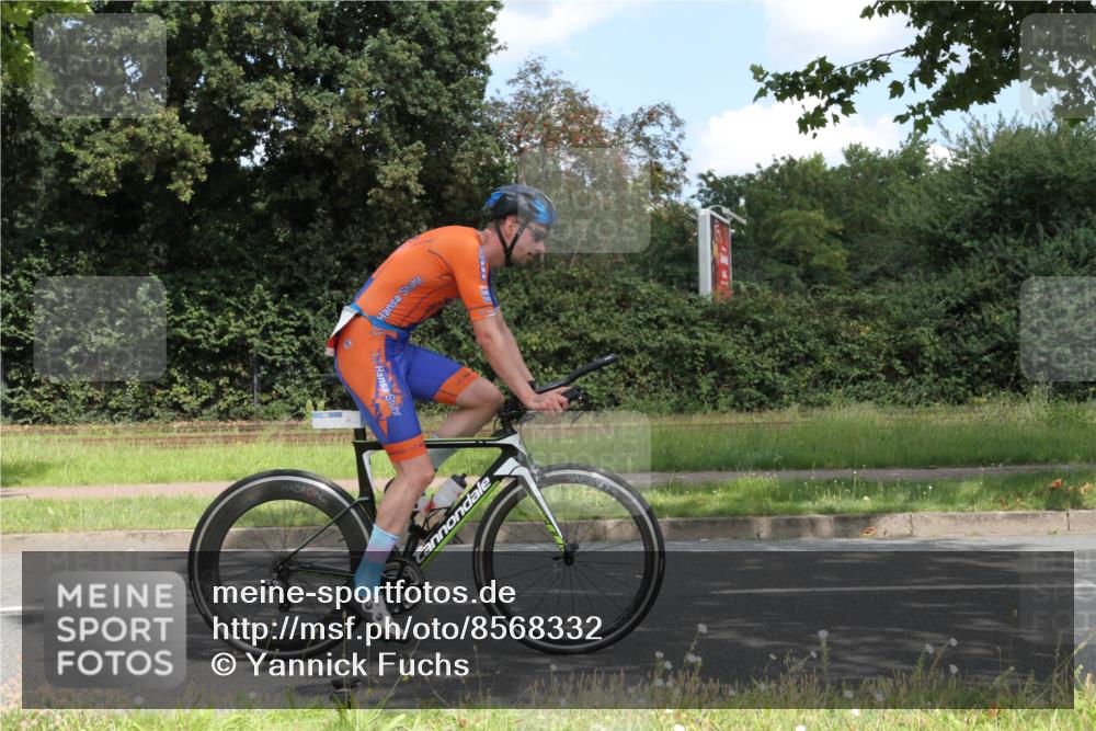 10.08.2025 - GEWOBA Citytriathlon Bremen Yannick Fuchs http://msf.ph/oto/8568332 10.08.2025 12:56:55 Radfahren 559, 597, 672, 723, 755, 815, 830, 879, 913, 1014 meine-sportfotos.de