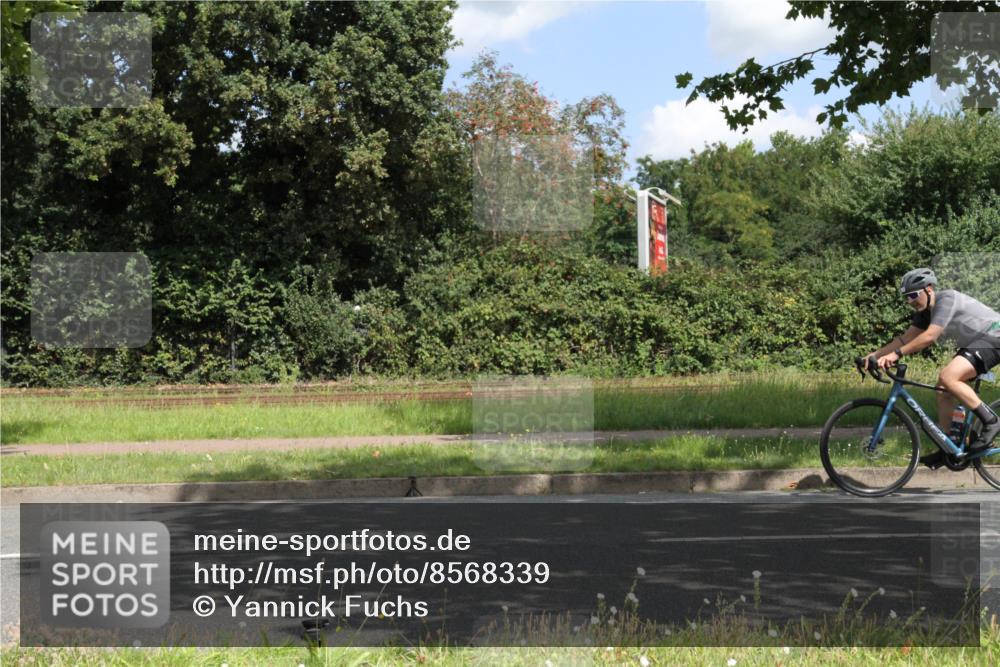 10.08.2025 - GEWOBA Citytriathlon Bremen Yannick Fuchs http://msf.ph/oto/8568339 10.08.2025 12:57:00 Radfahren 559, 597, 672, 723, 730, 755, 830, 879, 913, 1003, 1014 meine-sportfotos.de