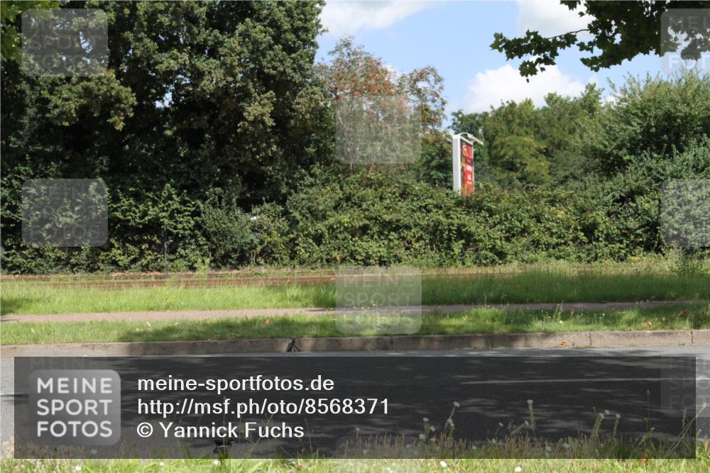 10.08.2025 - GEWOBA Citytriathlon Bremen Yannick Fuchs http://msf.ph/oto/8568371 10.08.2025 12:57:14 Radfahren 559, 572, 723, 730, 758, 849, 879, 900, 940, 969, 1003 meine-sportfotos.de