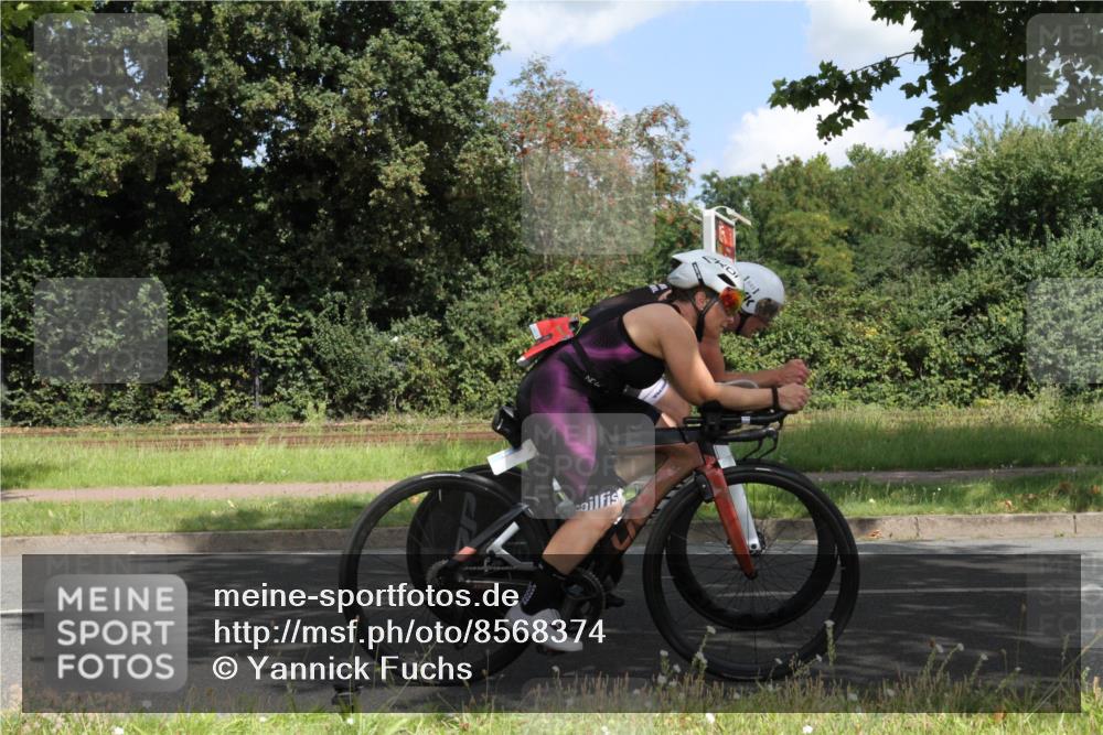 10.08.2025 - GEWOBA Citytriathlon Bremen Yannick Fuchs http://msf.ph/oto/8568374 10.08.2025 12:57:16 Radfahren 559, 572, 723, 730, 758, 849, 879, 892, 900, 940, 969, 1003 meine-sportfotos.de