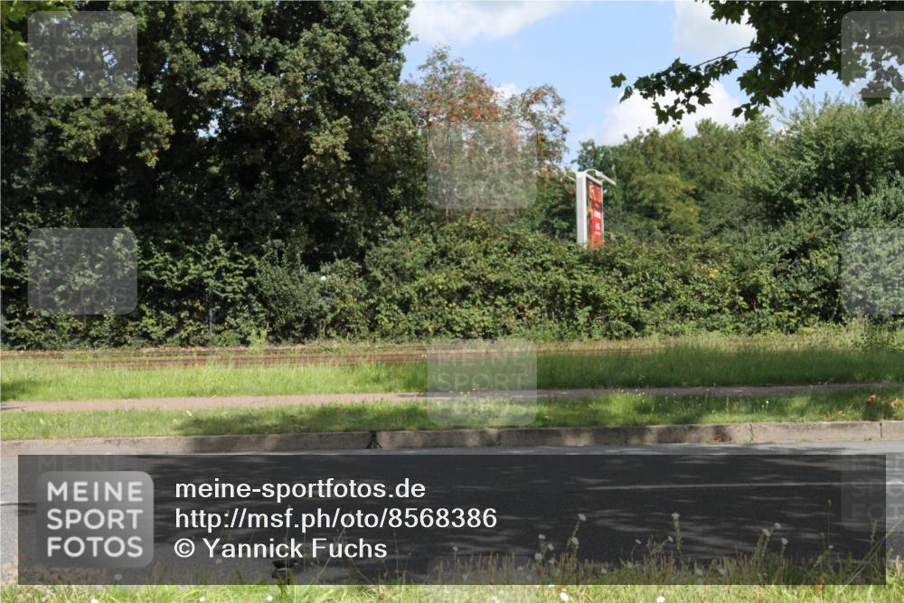 10.08.2025 - GEWOBA Citytriathlon Bremen Yannick Fuchs http://msf.ph/oto/8568386 10.08.2025 12:57:24 Radfahren 572, 690, 720, 758, 849, 892, 900, 940, 969 meine-sportfotos.de