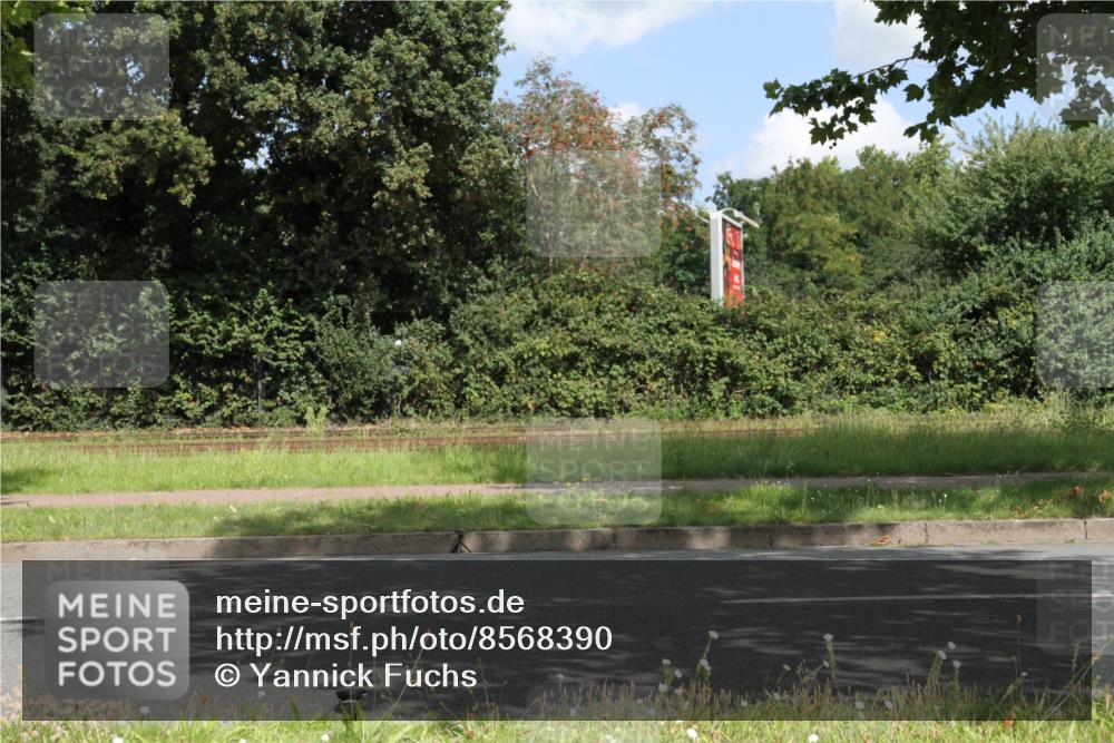 10.08.2025 - GEWOBA Citytriathlon Bremen Yannick Fuchs http://msf.ph/oto/8568390 10.08.2025 12:57:26 Radfahren 572, 690, 720, 758, 849, 892, 900, 940, 969 meine-sportfotos.de