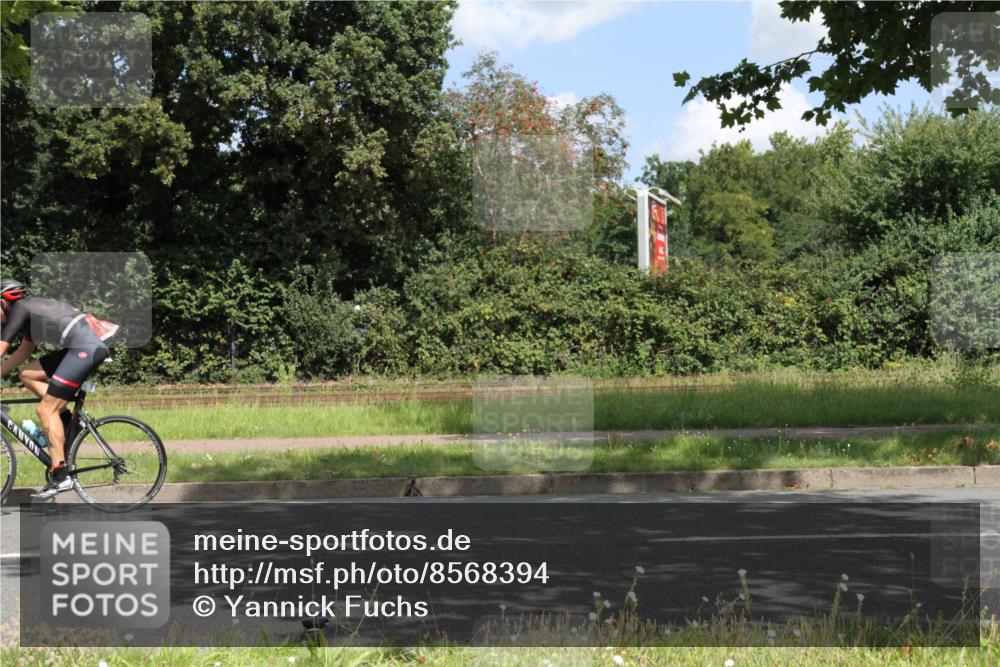 10.08.2025 - GEWOBA Citytriathlon Bremen Yannick Fuchs http://msf.ph/oto/8568394 10.08.2025 12:57:27 Radfahren 572, 690, 720, 758, 849, 892, 900, 940 meine-sportfotos.de