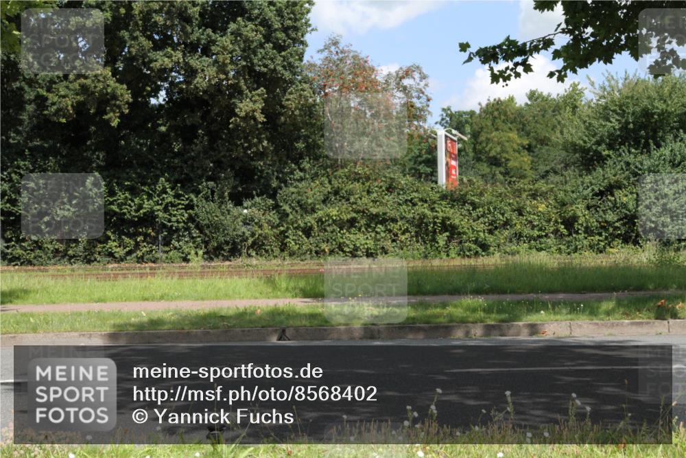 10.08.2025 - GEWOBA Citytriathlon Bremen Yannick Fuchs http://msf.ph/oto/8568402 10.08.2025 12:57:31 Radfahren 572, 690, 720, 825, 892, 900, 1018 meine-sportfotos.de