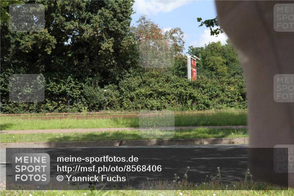 10.08.2025 - GEWOBA Citytriathlon Bremen Yannick Fuchs http://msf.ph/oto/8568406 10.08.2025 12:57:33 Radfahren 572, 690, 720, 825, 853, 892, 900, 1018 meine-sportfotos.de