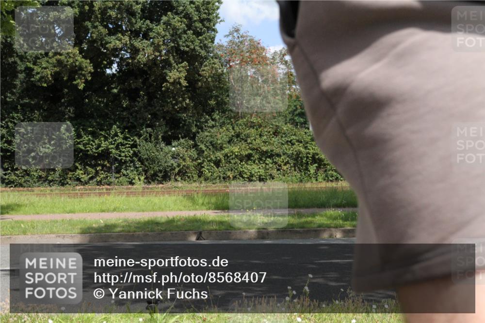 10.08.2025 - GEWOBA Citytriathlon Bremen Yannick Fuchs http://msf.ph/oto/8568407 10.08.2025 12:57:33 Radfahren 572, 690, 720, 825, 853, 892, 900, 1018 meine-sportfotos.de
