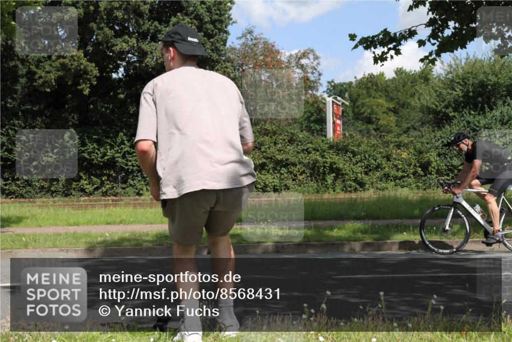 10.08.2025 - GEWOBA Citytriathlon Bremen Yannick Fuchs http://msf.ph/oto/8568431 10.08.2025 12:57:45 Radfahren 650, 660, 690, 825, 853, 869, 1018 meine-sportfotos.de