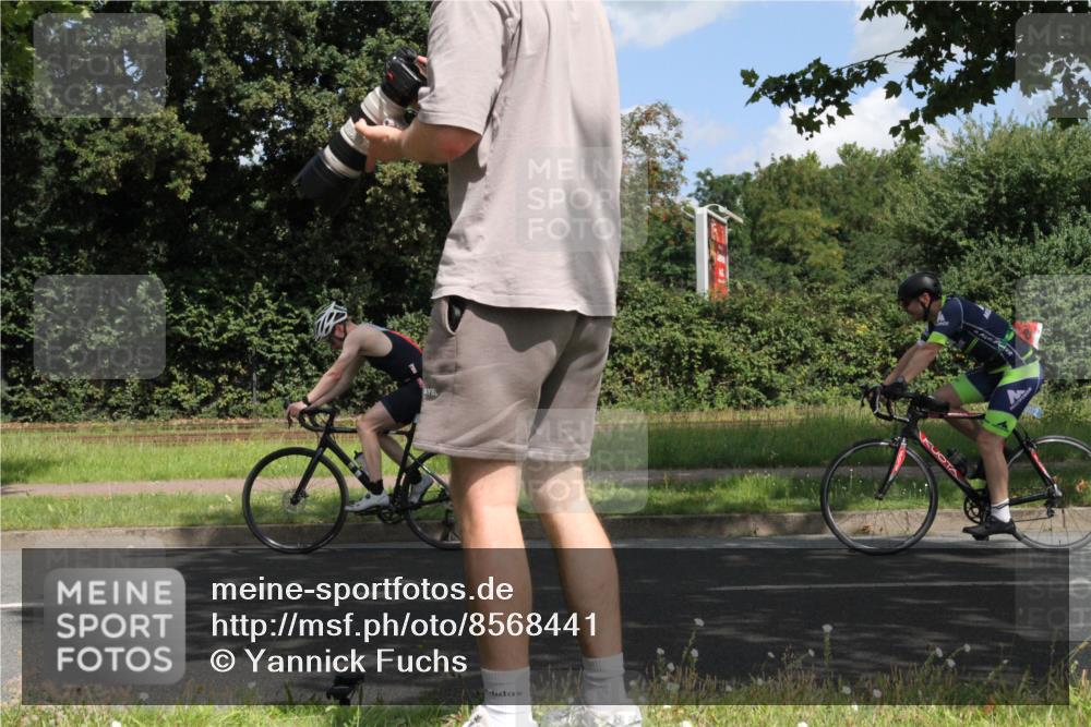10.08.2025 - GEWOBA Citytriathlon Bremen Yannick Fuchs http://msf.ph/oto/8568441 10.08.2025 12:57:48 Radfahren 650, 660, 671, 825, 853, 869, 1018 meine-sportfotos.de