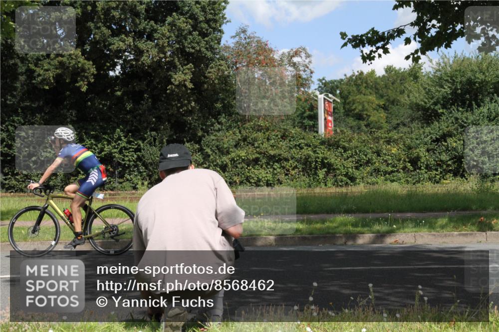 10.08.2025 - GEWOBA Citytriathlon Bremen Yannick Fuchs http://msf.ph/oto/8568462 10.08.2025 12:57:56 Radfahren 650, 660, 671, 853, 869, 920, 1018 meine-sportfotos.de