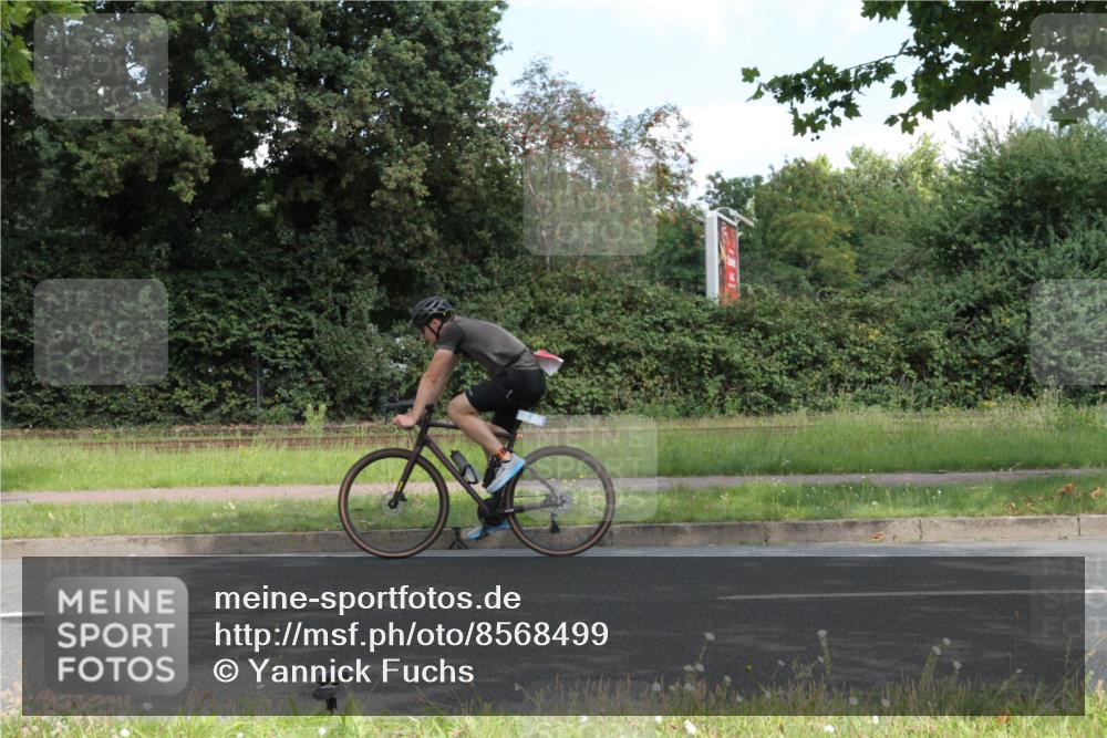 10.08.2025 - GEWOBA Citytriathlon Bremen Yannick Fuchs http://msf.ph/oto/8568499 10.08.2025 12:58:59 Radfahren 596, 602, 705, 762, 885, 921, 1038 meine-sportfotos.de