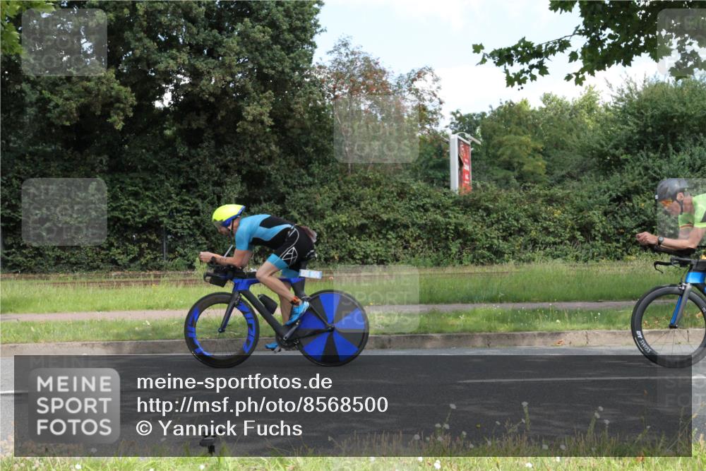 10.08.2025 - GEWOBA Citytriathlon Bremen Yannick Fuchs http://msf.ph/oto/8568500 10.08.2025 12:59:00 Radfahren 596, 602, 705, 762, 885, 921, 1038 meine-sportfotos.de