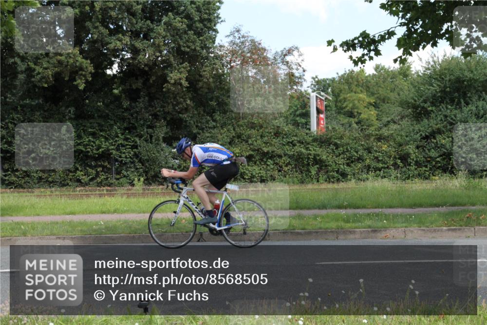 10.08.2025 - GEWOBA Citytriathlon Bremen Yannick Fuchs http://msf.ph/oto/8568505 10.08.2025 12:59:09 Radfahren 596, 611, 709, 710, 846, 1038 meine-sportfotos.de
