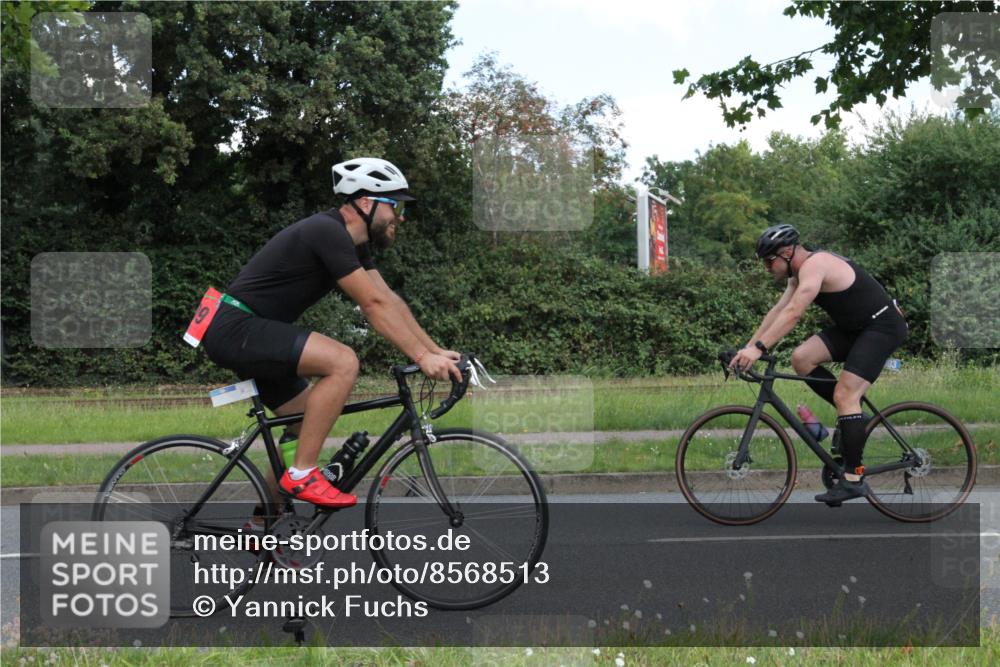 10.08.2025 - GEWOBA Citytriathlon Bremen Yannick Fuchs http://msf.ph/oto/8568513 10.08.2025 12:59:19 Radfahren 596, 606, 611, 709, 710, 846, 899, 975, 978 meine-sportfotos.de