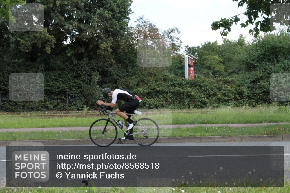 10.08.2025 - GEWOBA Citytriathlon Bremen Yannick Fuchs http://msf.ph/oto/8568518 10.08.2025 12:59:26 Radfahren 606, 611, 709, 710, 846, 899, 975, 978 meine-sportfotos.de