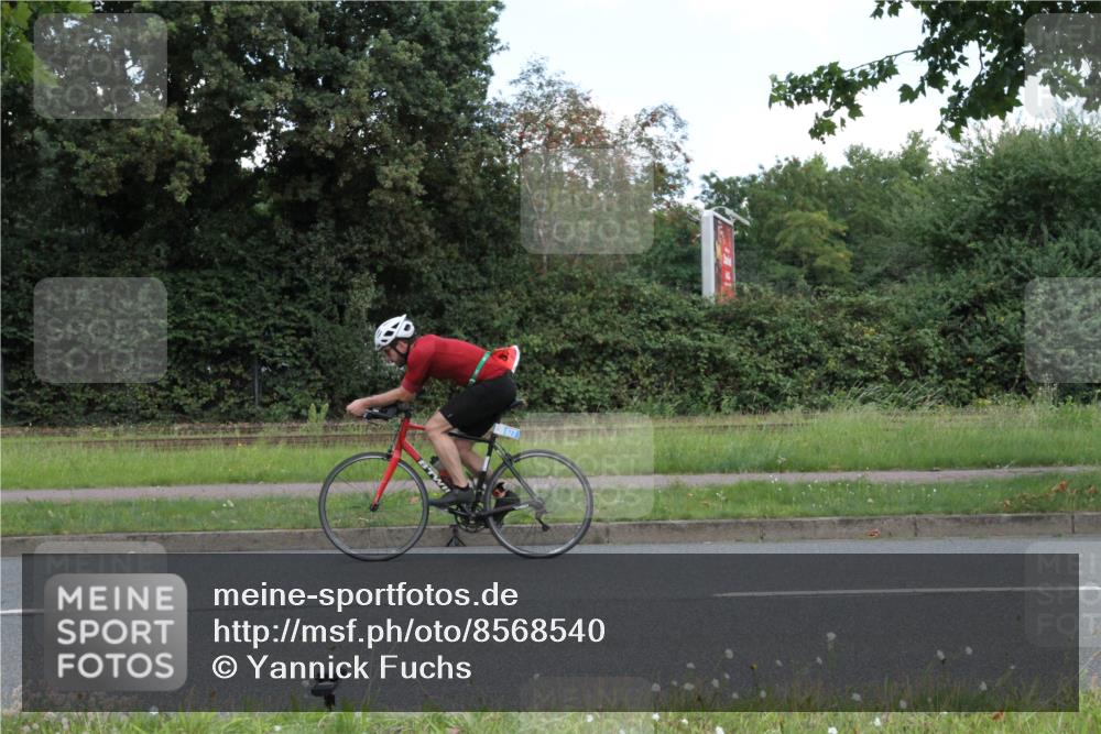 10.08.2025 - GEWOBA Citytriathlon Bremen Yannick Fuchs http://msf.ph/oto/8568540 10.08.2025 13:00:02 Radfahren 614, 623, 628, 652, 698, 803, 835, 848, 850, 871, 889, 934, 983, 1002, 1012, 1022, 1030 meine-sportfotos.de