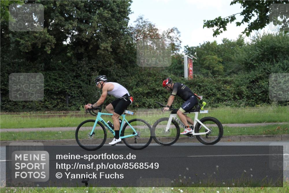 10.08.2025 - GEWOBA Citytriathlon Bremen Yannick Fuchs http://msf.ph/oto/8568549 10.08.2025 13:00:13 Radfahren 652, 665, 803, 835, 848, 871, 983, 1012, 1022, 1030 meine-sportfotos.de