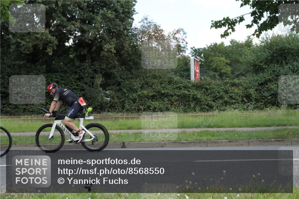 10.08.2025 - GEWOBA Citytriathlon Bremen Yannick Fuchs http://msf.ph/oto/8568550 10.08.2025 13:00:13 Radfahren 652, 665, 803, 835, 848, 871, 983, 1012, 1022, 1030 meine-sportfotos.de