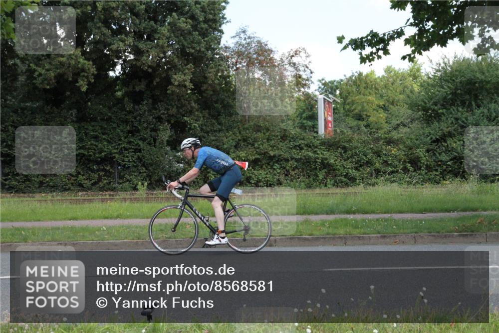 10.08.2025 - GEWOBA Citytriathlon Bremen Yannick Fuchs http://msf.ph/oto/8568581 10.08.2025 13:01:05 Radfahren 646, 669, 677, 684, 713, 837, 862, 926, 944, 1001 meine-sportfotos.de