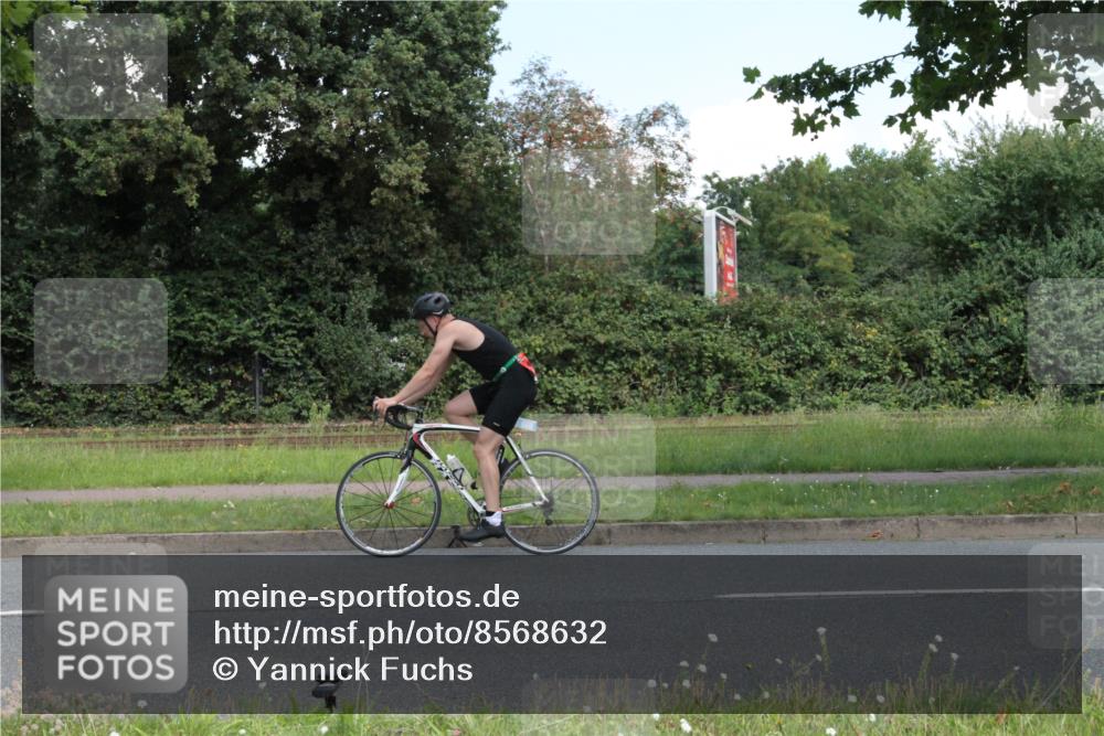 10.08.2025 - GEWOBA Citytriathlon Bremen Yannick Fuchs http://msf.ph/oto/8568632 10.08.2025 13:02:10 Radfahren 586, 731, 842, 1011 meine-sportfotos.de