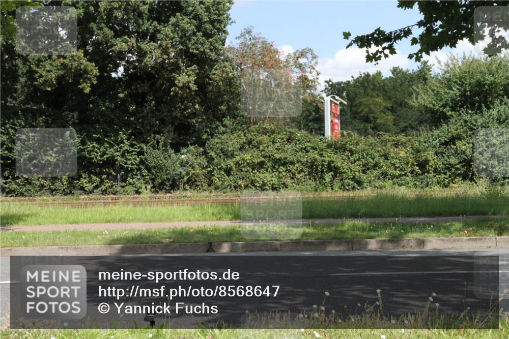 10.08.2025 - GEWOBA Citytriathlon Bremen Yannick Fuchs http://msf.ph/oto/8568647 10.08.2025 13:02:34 Radfahren 607, 647, 661, 712, 771, 911, 955 meine-sportfotos.de