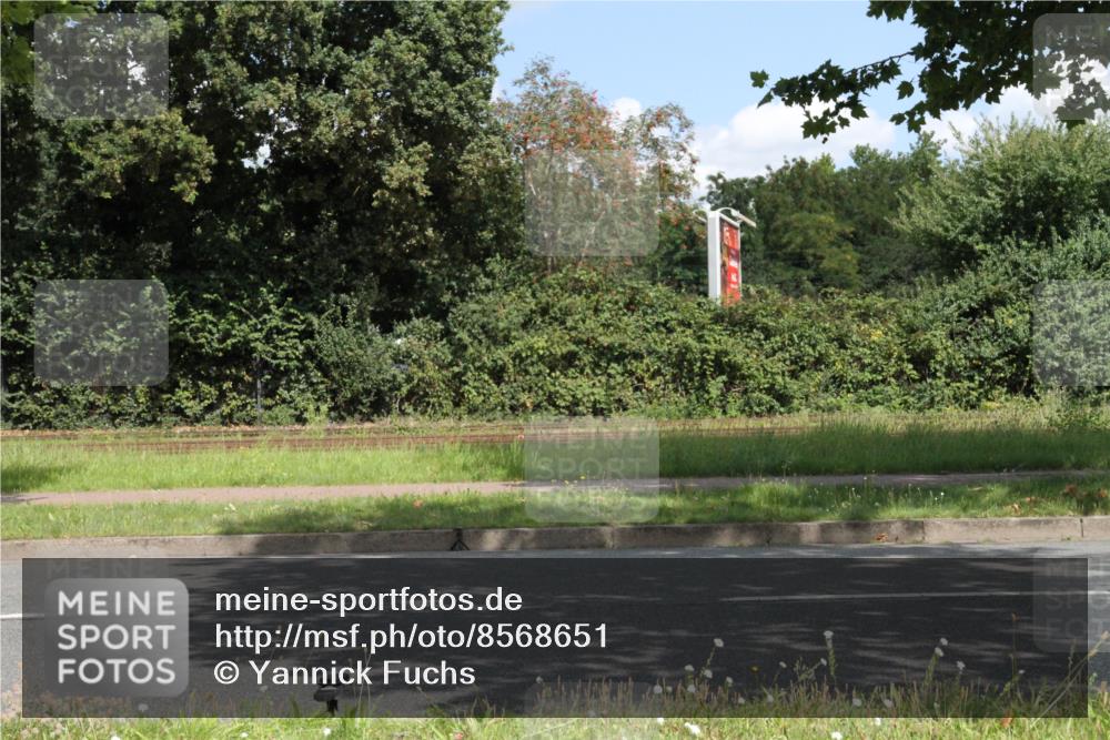 10.08.2025 - GEWOBA Citytriathlon Bremen Yannick Fuchs http://msf.ph/oto/8568651 10.08.2025 13:02:35 Radfahren 607, 647, 661, 712, 771, 911, 955 meine-sportfotos.de