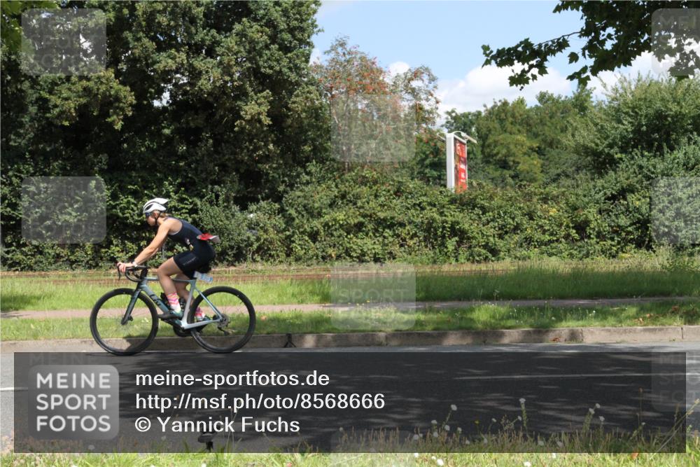 10.08.2025 - GEWOBA Citytriathlon Bremen Yannick Fuchs http://msf.ph/oto/8568666 10.08.2025 13:02:40 Radfahren 607, 647, 661, 712, 911, 955 meine-sportfotos.de