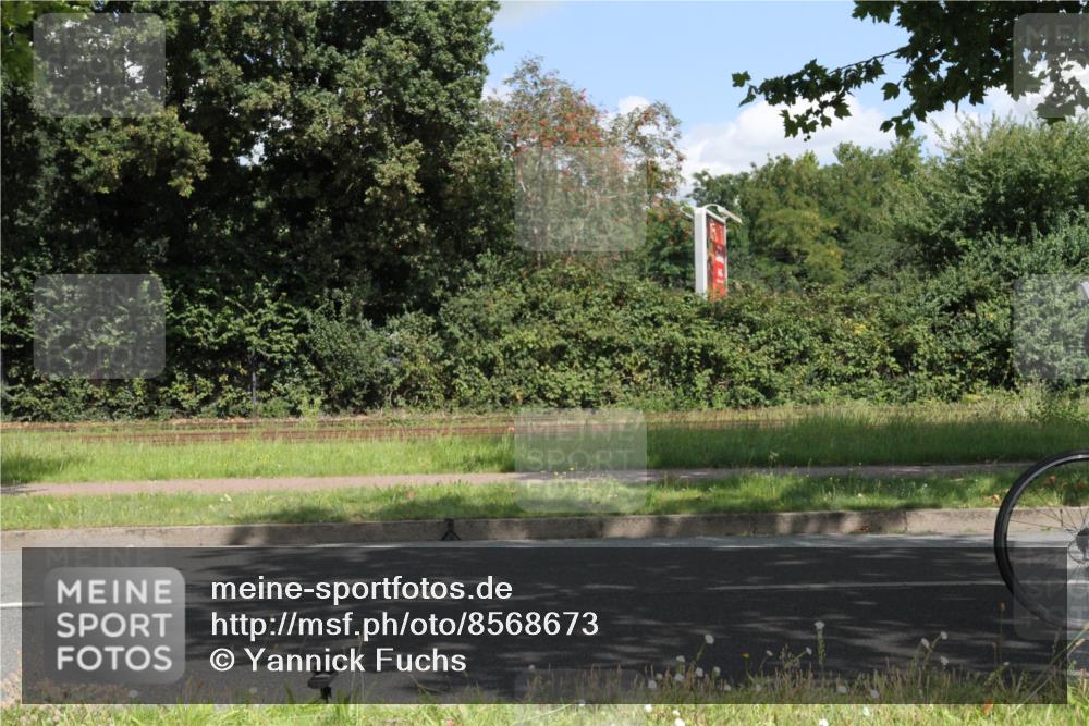 10.08.2025 - GEWOBA Citytriathlon Bremen Yannick Fuchs http://msf.ph/oto/8568673 10.08.2025 13:02:49 Radfahren 647, 661, 712, 911, 955, 1020 meine-sportfotos.de