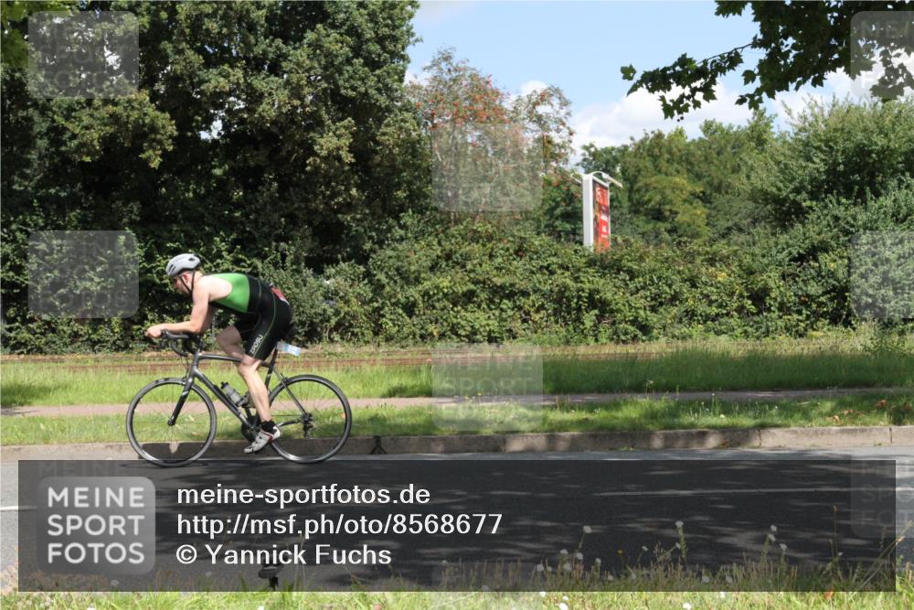 10.08.2025 - GEWOBA Citytriathlon Bremen Yannick Fuchs http://msf.ph/oto/8568677 10.08.2025 13:02:50 Radfahren 647, 661, 712, 911, 955, 1020 meine-sportfotos.de