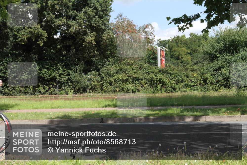 10.08.2025 - GEWOBA Citytriathlon Bremen Yannick Fuchs http://msf.ph/oto/8568713 10.08.2025 13:03:18 Radfahren 633, 651, 668, 693, 727, 748, 898, 945, 954 meine-sportfotos.de