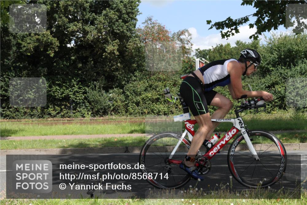 10.08.2025 - GEWOBA Citytriathlon Bremen Yannick Fuchs http://msf.ph/oto/8568714 10.08.2025 13:03:19 Radfahren 633, 651, 668, 693, 727, 748, 898, 945, 954 meine-sportfotos.de