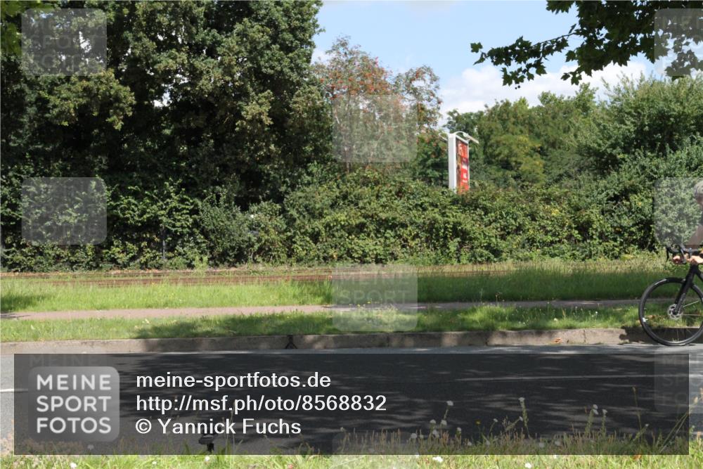 10.08.2025 - GEWOBA Citytriathlon Bremen Yannick Fuchs http://msf.ph/oto/8568832 10.08.2025 13:04:09 Radfahren 574, 576, 605, 625, 640, 685, 697, 760, 769, 786, 946, 960, 963, 965, 1013, 1036 meine-sportfotos.de