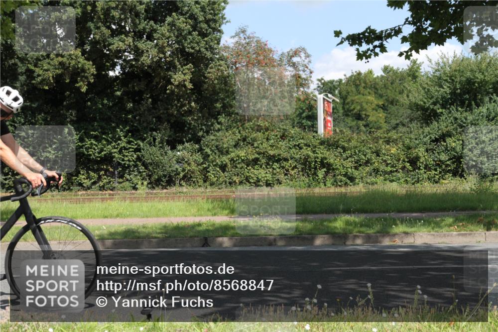10.08.2025 - GEWOBA Citytriathlon Bremen Yannick Fuchs http://msf.ph/oto/8568847 10.08.2025 13:04:14 Radfahren 576, 605, 625, 640, 674, 697, 760, 769, 786, 799, 946, 960, 963, 1013, 1036 meine-sportfotos.de