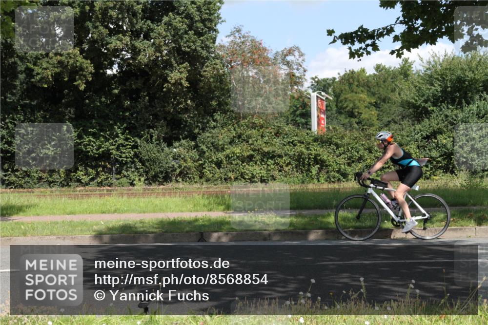 10.08.2025 - GEWOBA Citytriathlon Bremen Yannick Fuchs http://msf.ph/oto/8568854 10.08.2025 13:04:16 Radfahren 576, 605, 625, 640, 674, 697, 760, 769, 786, 799, 946, 960, 963, 1013, 1036 meine-sportfotos.de