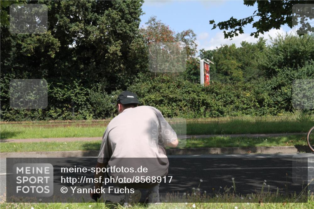 10.08.2025 - GEWOBA Citytriathlon Bremen Yannick Fuchs http://msf.ph/oto/8568917 10.08.2025 13:04:43 Radfahren 583, 629, 675, 751, 808, 875, 909, 930, 939, 951 meine-sportfotos.de