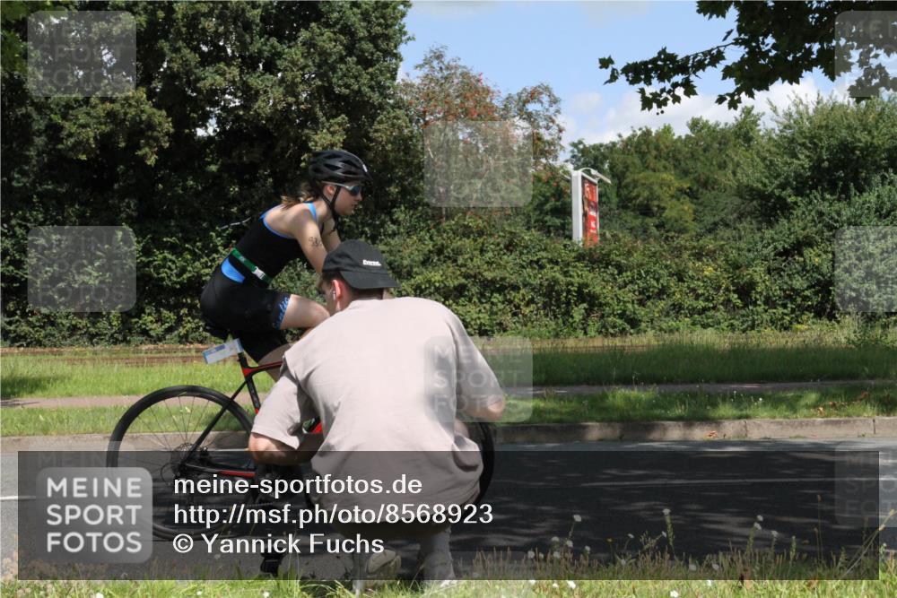 10.08.2025 - GEWOBA Citytriathlon Bremen Yannick Fuchs http://msf.ph/oto/8568923 10.08.2025 13:04:47 Radfahren 583, 629, 675, 808, 909, 929, 930, 939, 951 meine-sportfotos.de