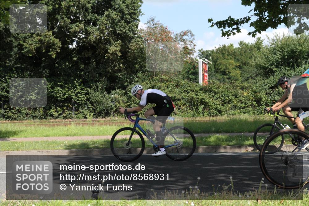10.08.2025 - GEWOBA Citytriathlon Bremen Yannick Fuchs http://msf.ph/oto/8568931 10.08.2025 13:04:59 Radfahren 590, 629, 645, 745, 929, 930, 951, 1010 meine-sportfotos.de