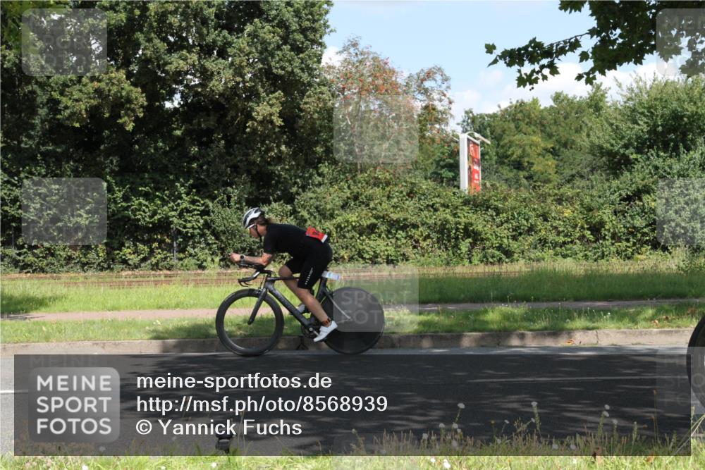 10.08.2025 - GEWOBA Citytriathlon Bremen Yannick Fuchs http://msf.ph/oto/8568939 10.08.2025 13:05:06 Radfahren 590, 645, 745, 884, 916, 928, 929, 958, 1010 meine-sportfotos.de