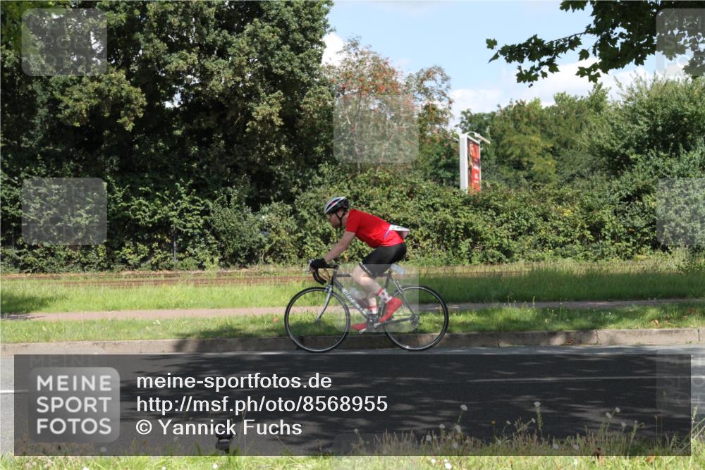 10.08.2025 - GEWOBA Citytriathlon Bremen Yannick Fuchs http://msf.ph/oto/8568955 10.08.2025 13:05:29 Radfahren 587, 615, 622, 627, 641, 659, 746, 809, 876, 897, 943, 958 meine-sportfotos.de