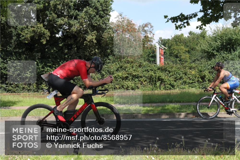 10.08.2025 - GEWOBA Citytriathlon Bremen Yannick Fuchs http://msf.ph/oto/8568957 10.08.2025 13:05:35 Radfahren 615, 627, 641, 659, 746, 809, 876, 897, 943 meine-sportfotos.de