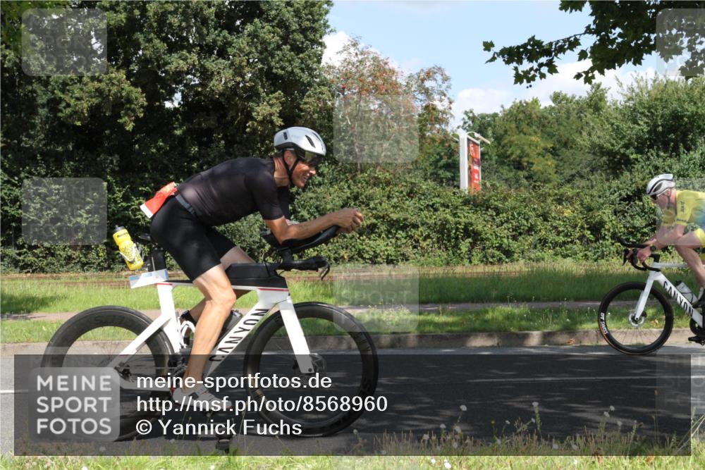 10.08.2025 - GEWOBA Citytriathlon Bremen Yannick Fuchs http://msf.ph/oto/8568960 10.08.2025 13:05:37 Radfahren 615, 616, 627, 659, 746, 809, 876, 897, 943 meine-sportfotos.de