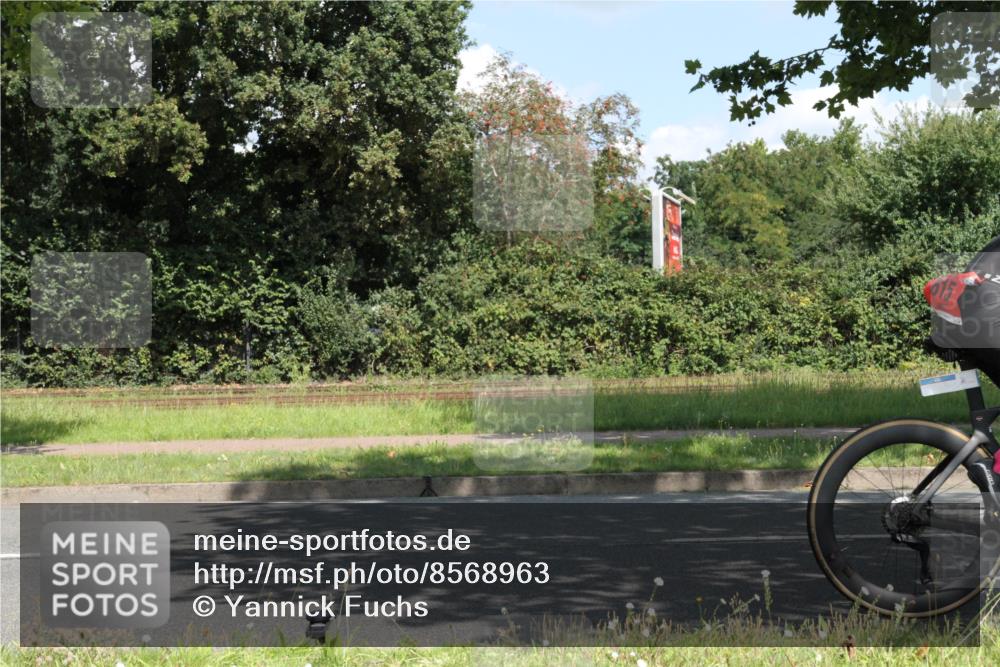 10.08.2025 - GEWOBA Citytriathlon Bremen Yannick Fuchs http://msf.ph/oto/8568963 10.08.2025 13:05:38 Radfahren 615, 616, 627, 659, 746, 809, 876, 897, 943 meine-sportfotos.de