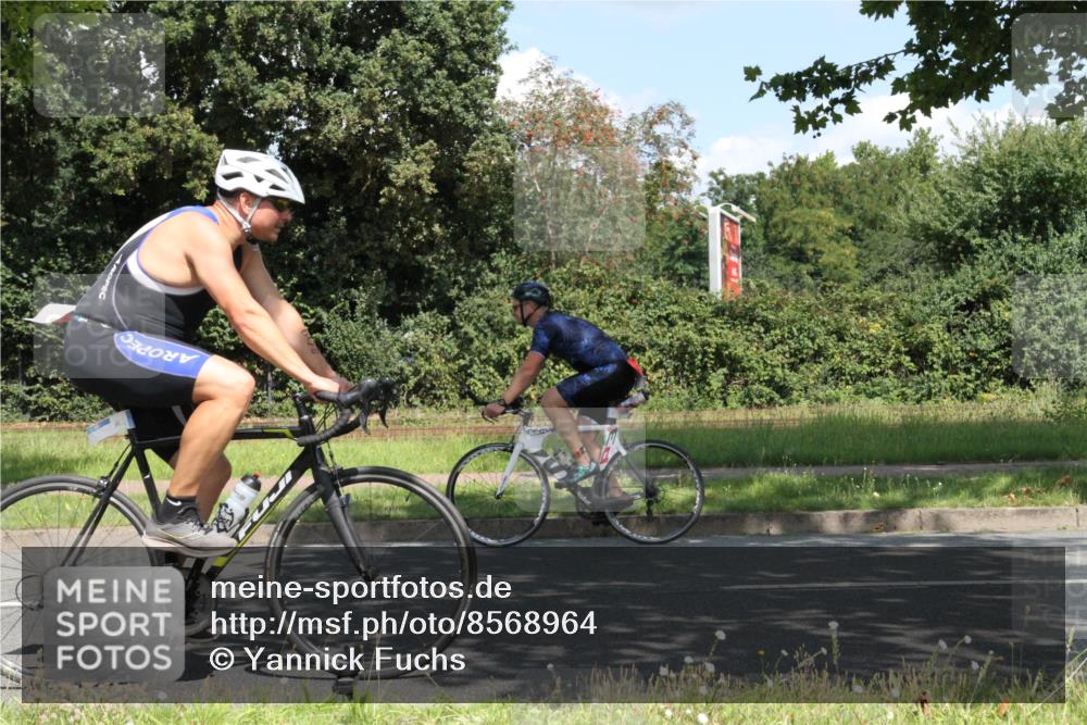 10.08.2025 - GEWOBA Citytriathlon Bremen Yannick Fuchs http://msf.ph/oto/8568964 10.08.2025 13:05:41 Radfahren 615, 616, 627, 659, 746, 793, 809, 857, 876, 897 meine-sportfotos.de