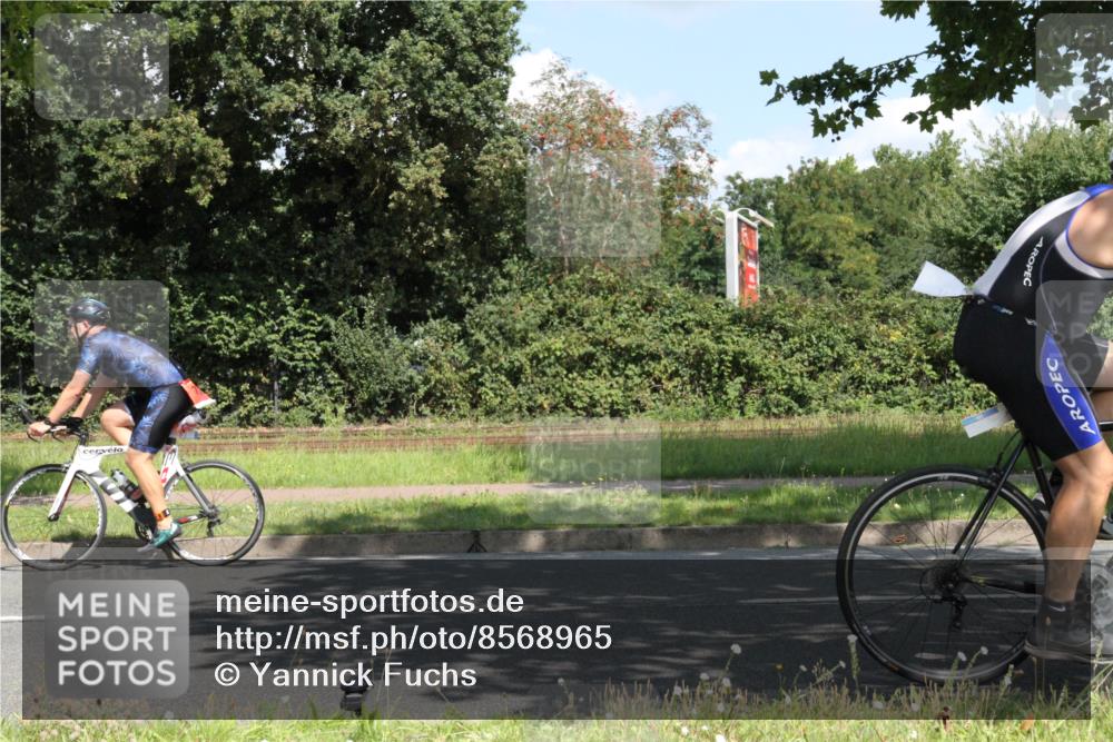 10.08.2025 - GEWOBA Citytriathlon Bremen Yannick Fuchs http://msf.ph/oto/8568965 10.08.2025 13:05:41 Radfahren 615, 616, 627, 659, 746, 793, 809, 857, 876, 897 meine-sportfotos.de