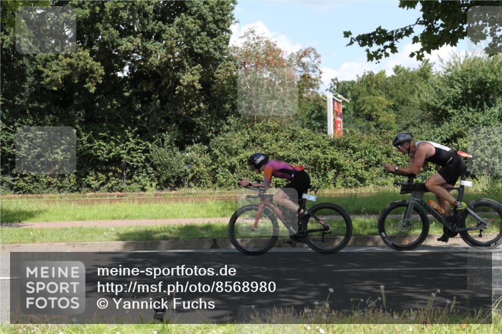 10.08.2025 - GEWOBA Citytriathlon Bremen Yannick Fuchs http://msf.ph/oto/8568980 10.08.2025 13:05:56 Radfahren 573, 616, 630, 767, 793, 857, 918, 948, 981 meine-sportfotos.de