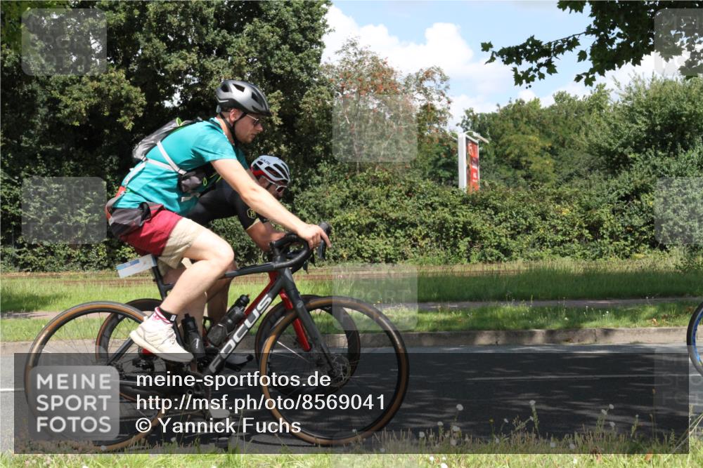 10.08.2025 - GEWOBA Citytriathlon Bremen Yannick Fuchs http://msf.ph/oto/8569041 10.08.2025 13:07:10 Radfahren 649, 656, 717, 724, 806, 820, 888, 903 meine-sportfotos.de