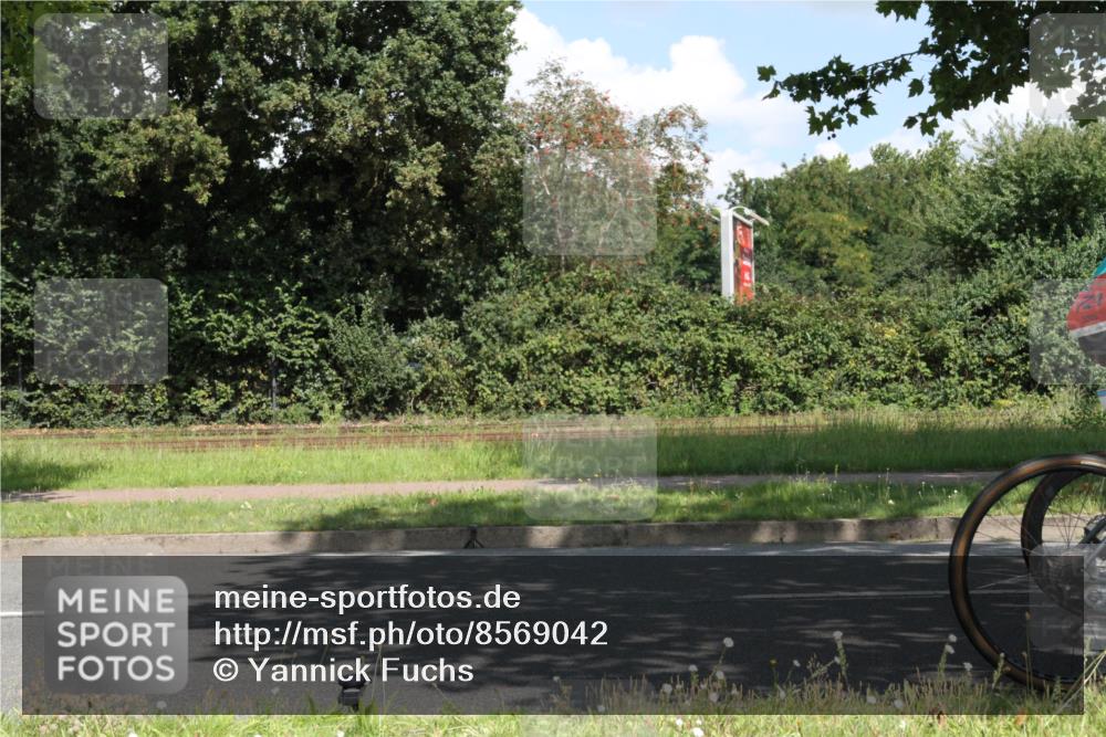 10.08.2025 - GEWOBA Citytriathlon Bremen Yannick Fuchs http://msf.ph/oto/8569042 10.08.2025 13:07:10 Radfahren 649, 656, 717, 724, 806, 820, 888, 903 meine-sportfotos.de