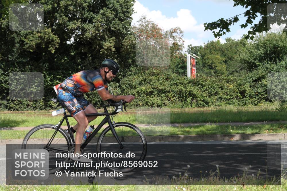 10.08.2025 - GEWOBA Citytriathlon Bremen Yannick Fuchs http://msf.ph/oto/8569052 10.08.2025 13:07:17 Radfahren 649, 656, 717, 724, 806, 820, 873, 888, 903, 950 meine-sportfotos.de