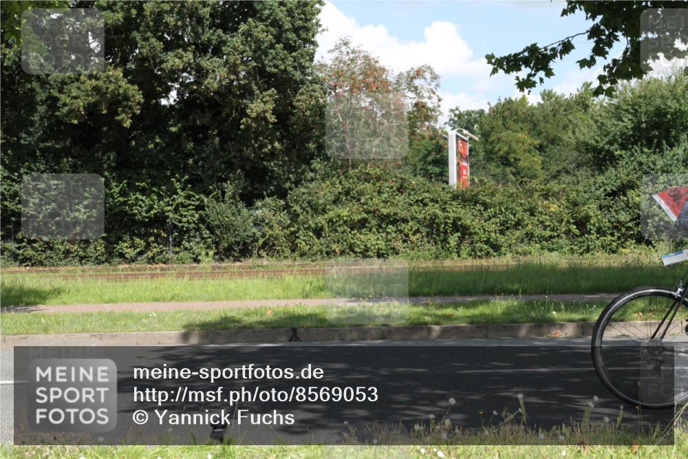 10.08.2025 - GEWOBA Citytriathlon Bremen Yannick Fuchs http://msf.ph/oto/8569053 10.08.2025 13:07:17 Radfahren 649, 656, 717, 724, 806, 820, 873, 888, 903, 950 meine-sportfotos.de