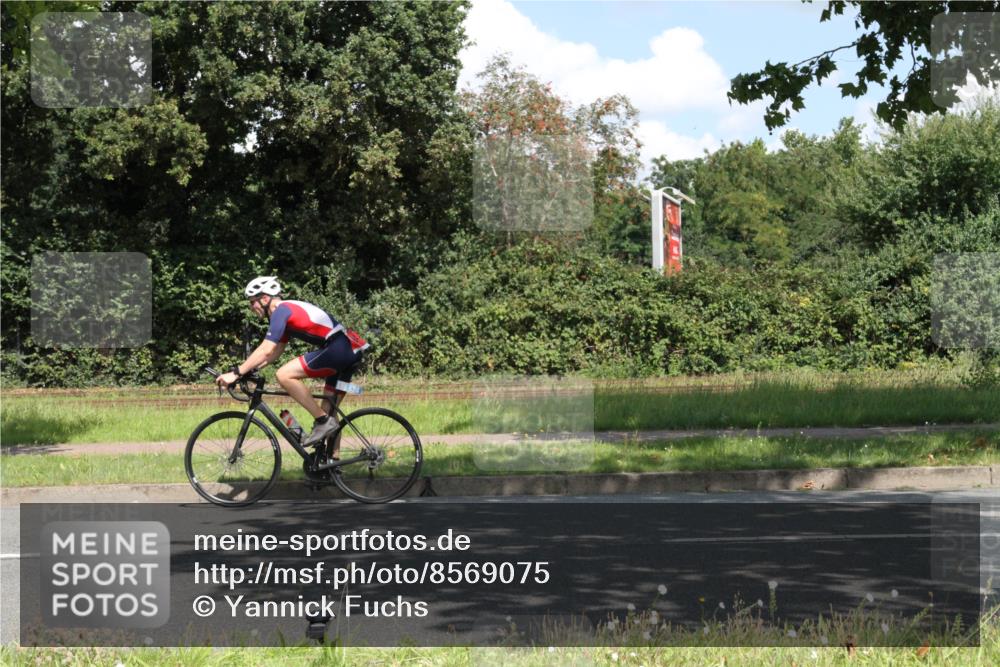 10.08.2025 - GEWOBA Citytriathlon Bremen Yannick Fuchs http://msf.ph/oto/8569075 10.08.2025 13:07:40 Radfahren 578, 648, 873, 941, 959 meine-sportfotos.de