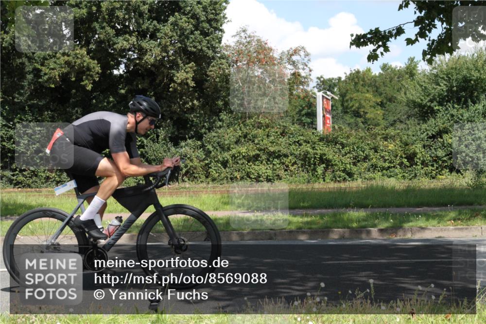 10.08.2025 - GEWOBA Citytriathlon Bremen Yannick Fuchs http://msf.ph/oto/8569088 10.08.2025 13:07:57 Radfahren 578, 626, 643, 689, 774, 838, 852, 941 meine-sportfotos.de